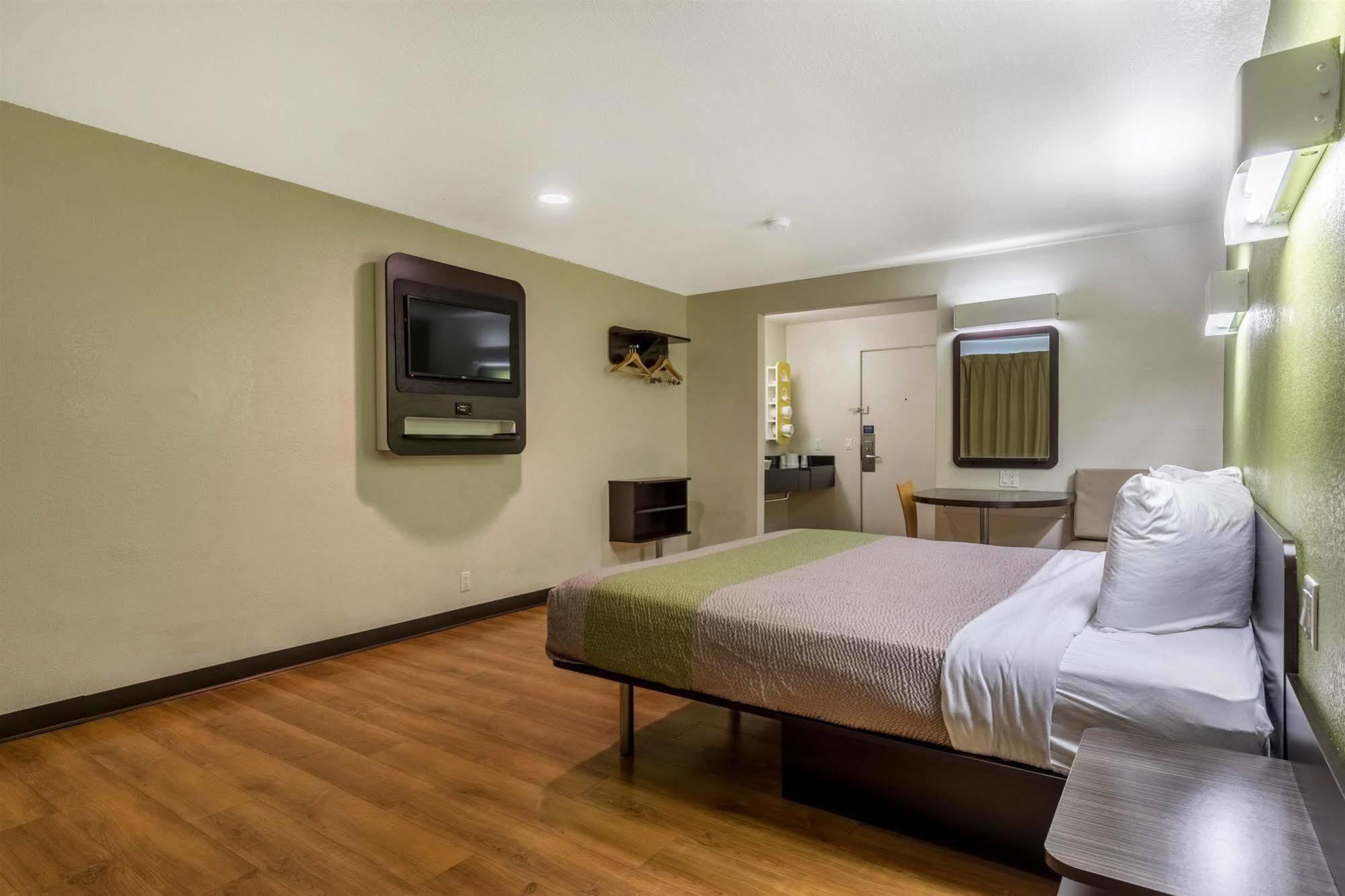 Motel 6-Redlands, Ca Екстер'єр фото