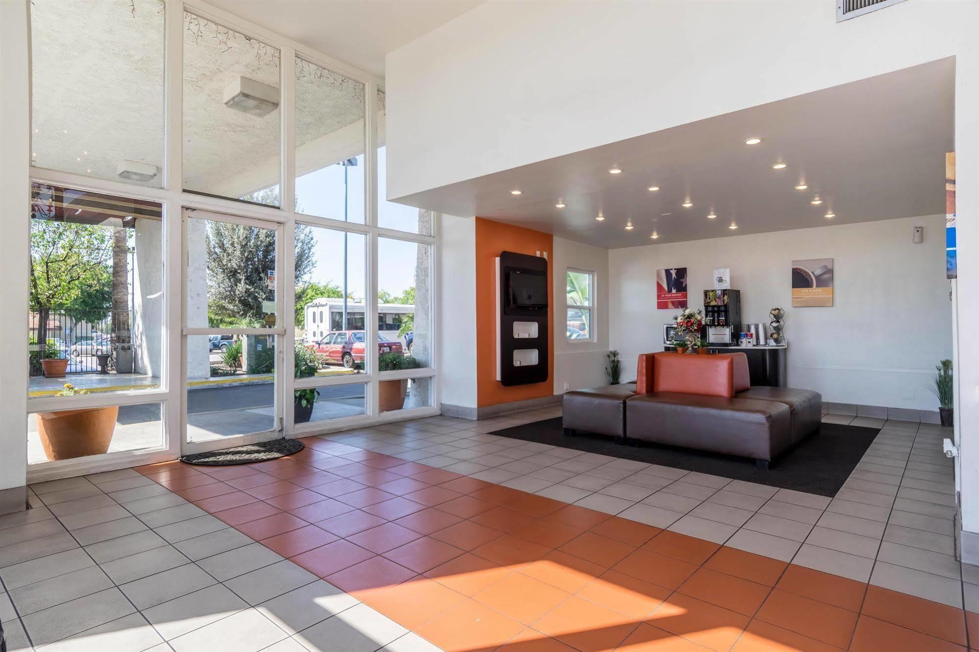 Motel 6-Redlands, Ca Екстер'єр фото