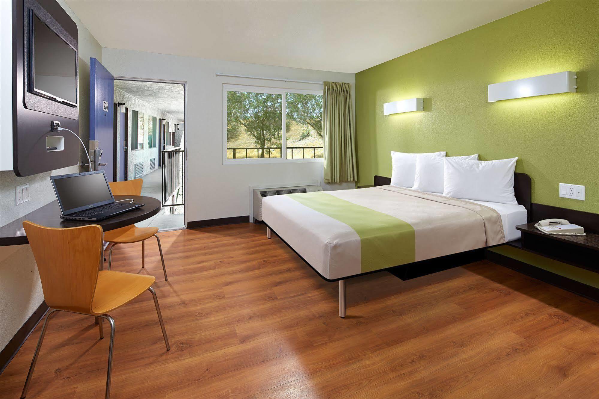 Motel 6-Redlands, Ca Екстер'єр фото