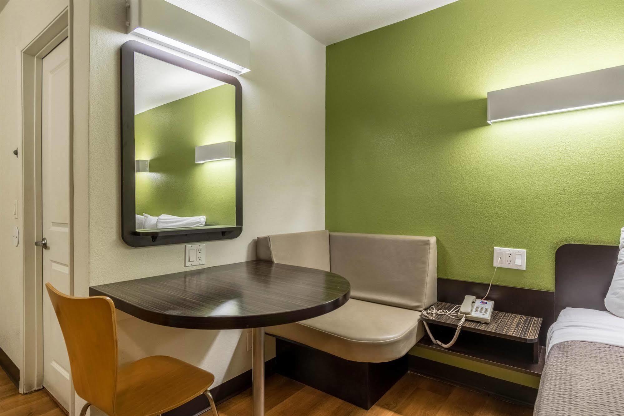 Motel 6-Redlands, Ca Екстер'єр фото