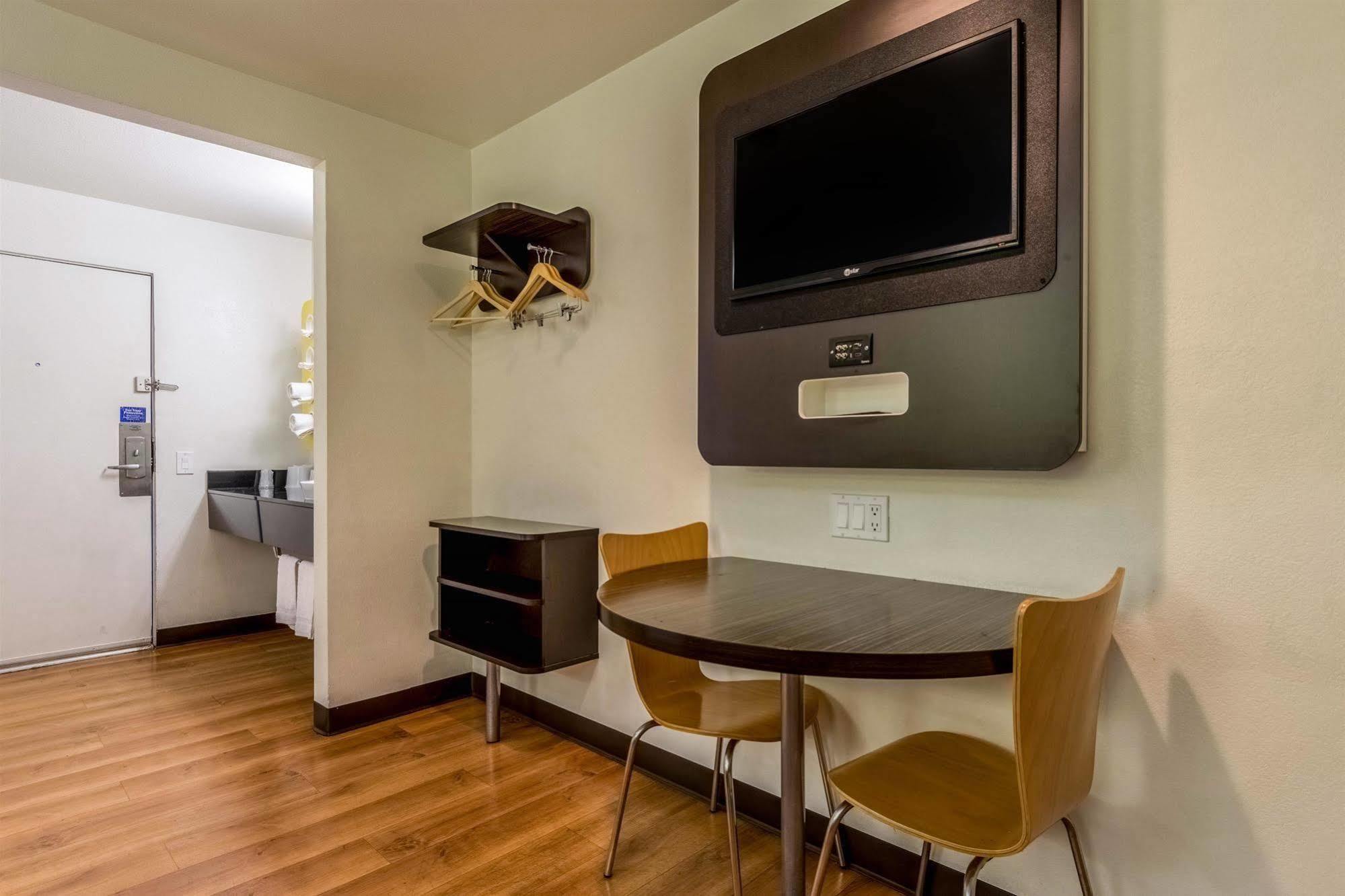 Motel 6-Redlands, Ca Екстер'єр фото