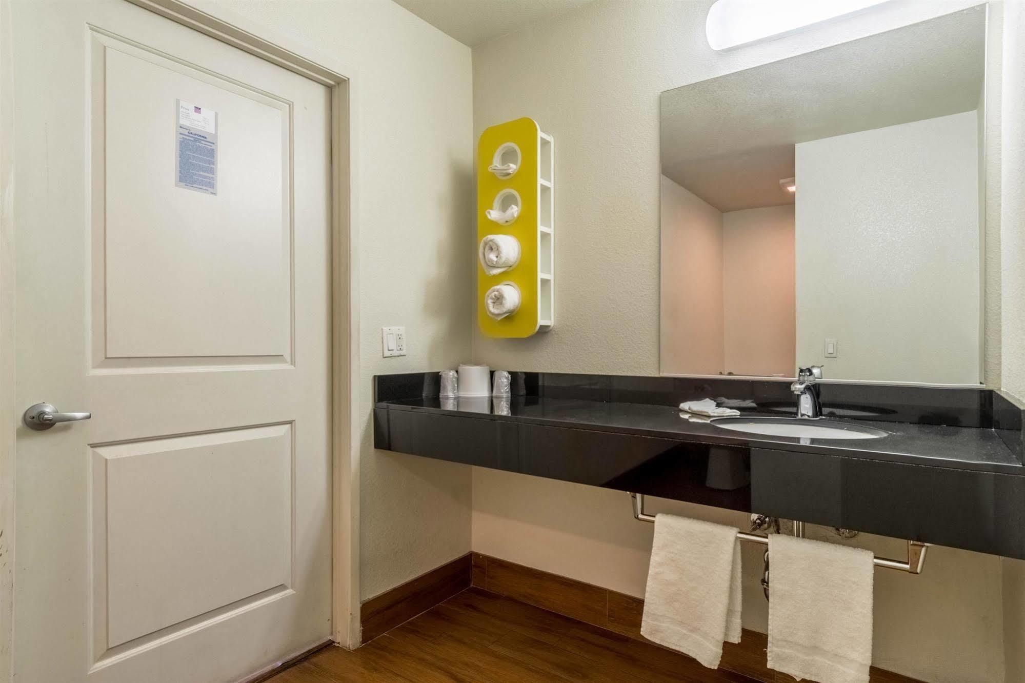 Motel 6-Redlands, Ca Екстер'єр фото