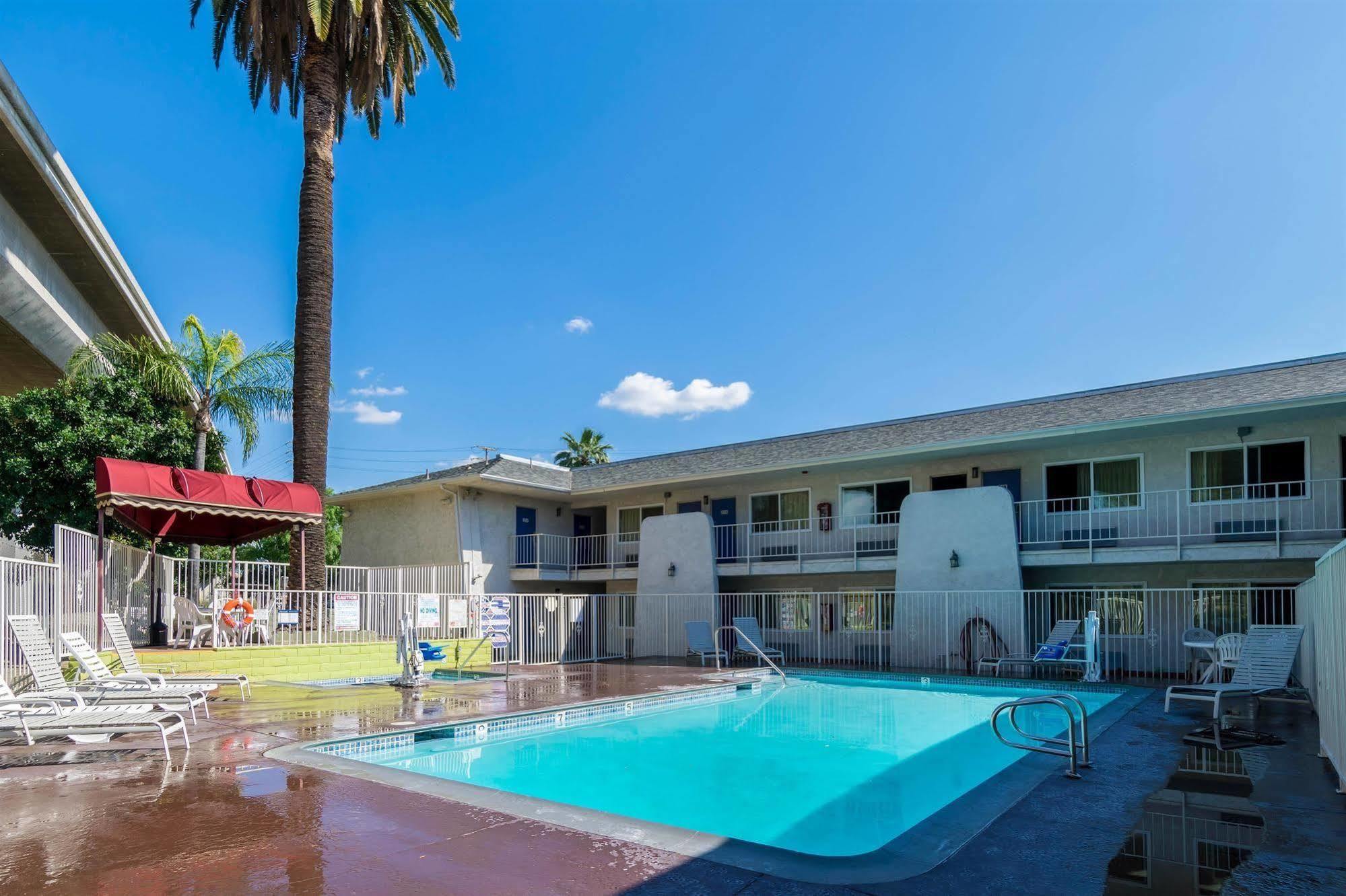 Motel 6-Redlands, Ca Екстер'єр фото