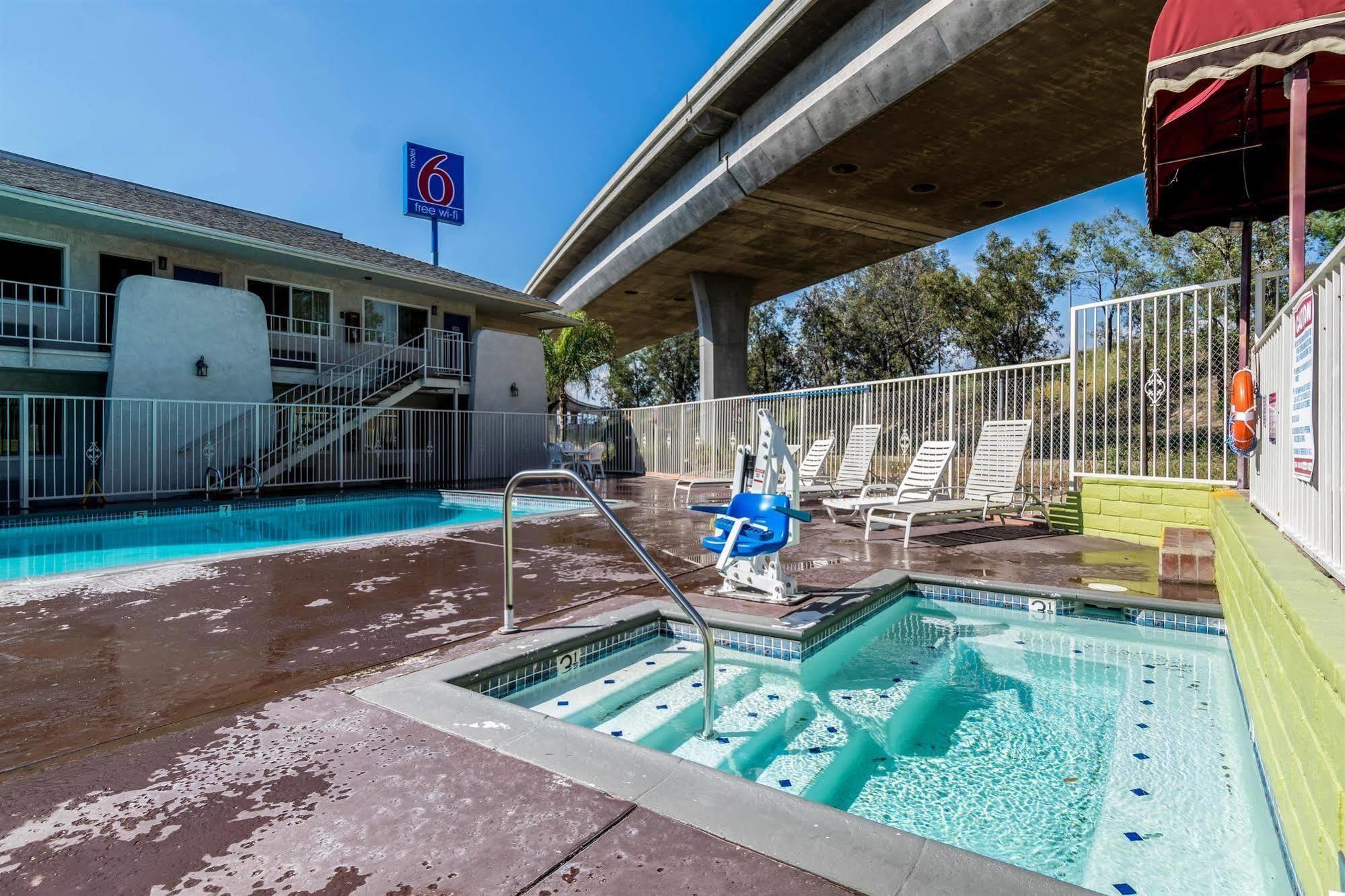 Motel 6-Redlands, Ca Екстер'єр фото
