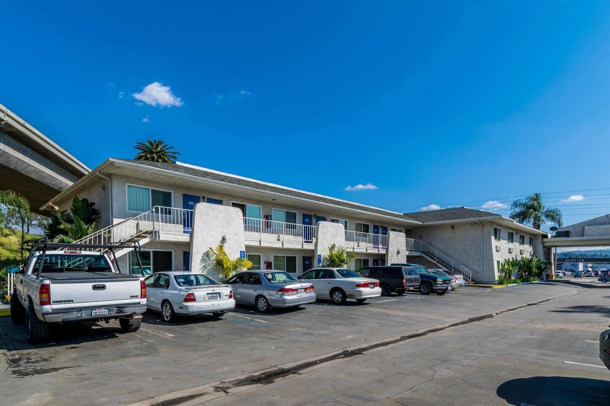 Motel 6-Redlands, Ca Екстер'єр фото