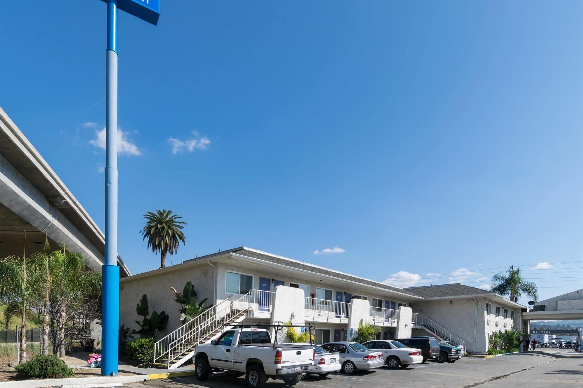 Motel 6-Redlands, Ca Екстер'єр фото